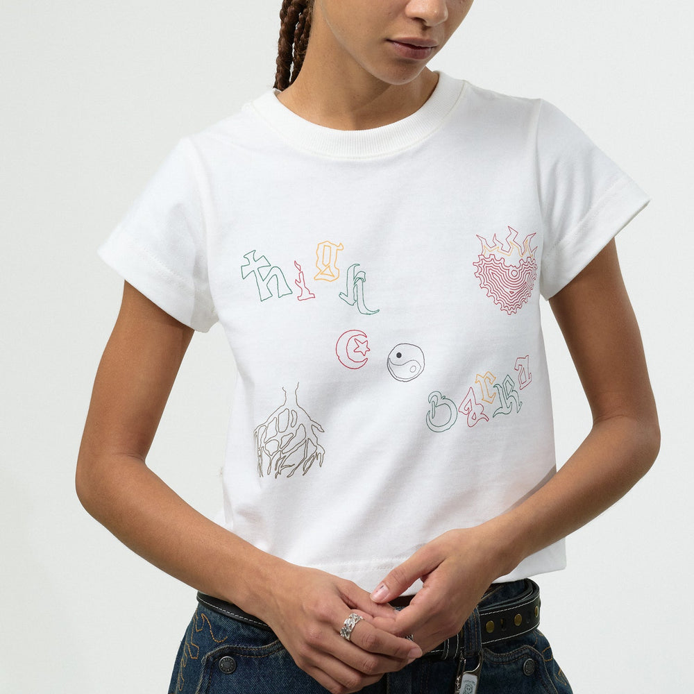 Baby Tee "Iconografia" Off White - HIGH a/c BARRA