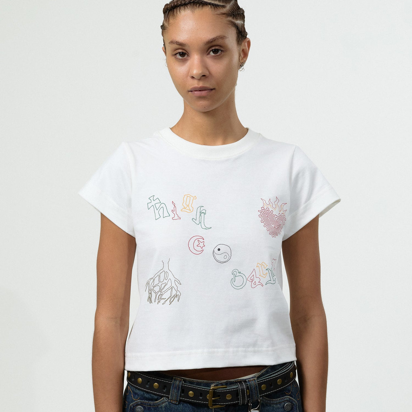 Baby Tee "Iconografia" Off White - HIGH a/c BARRA