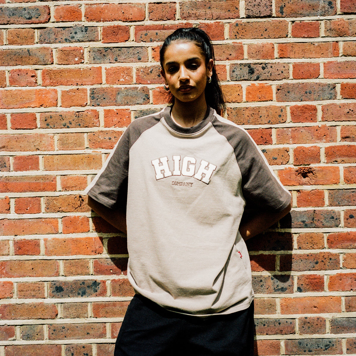 College Tee Beige