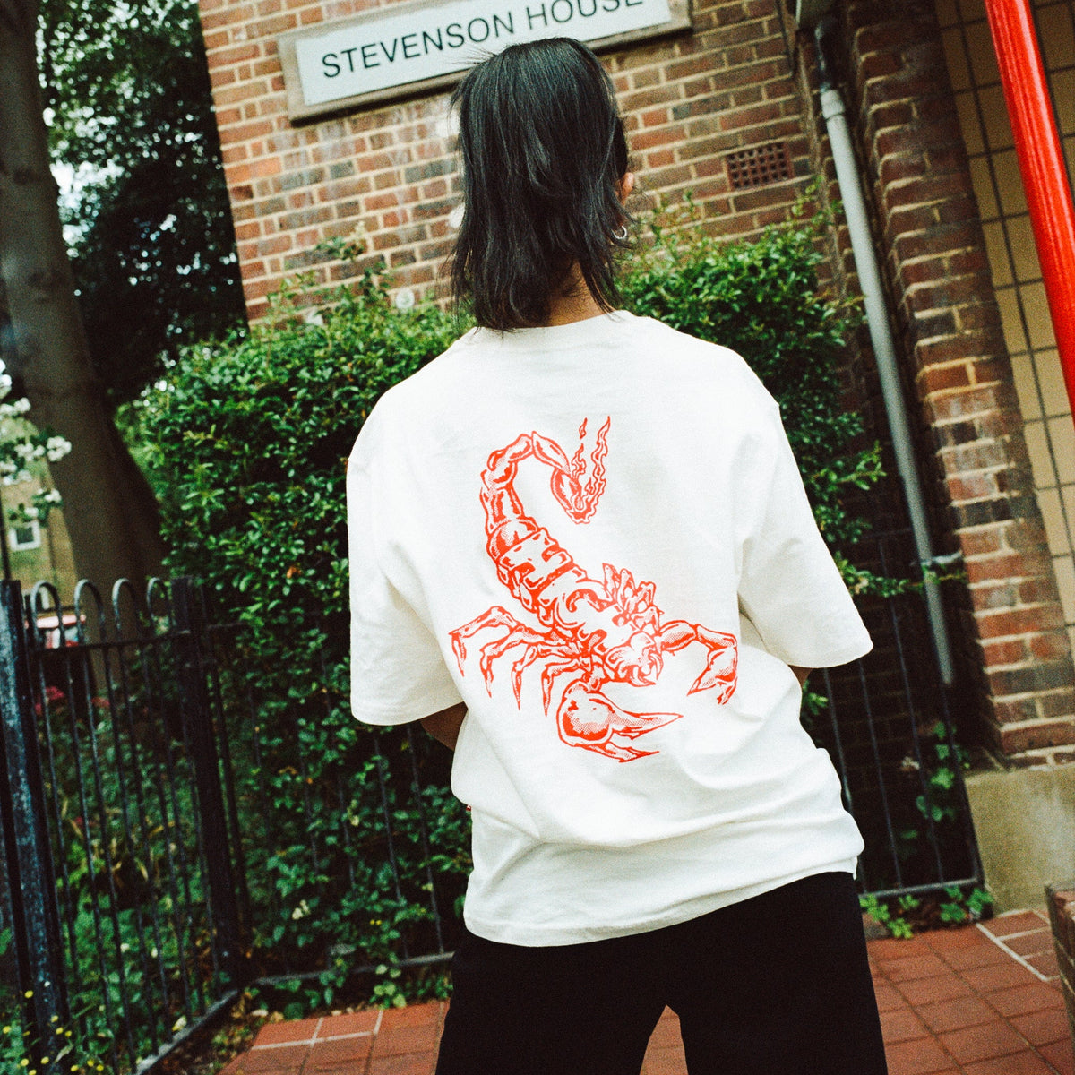Tee Scorpion White/Red