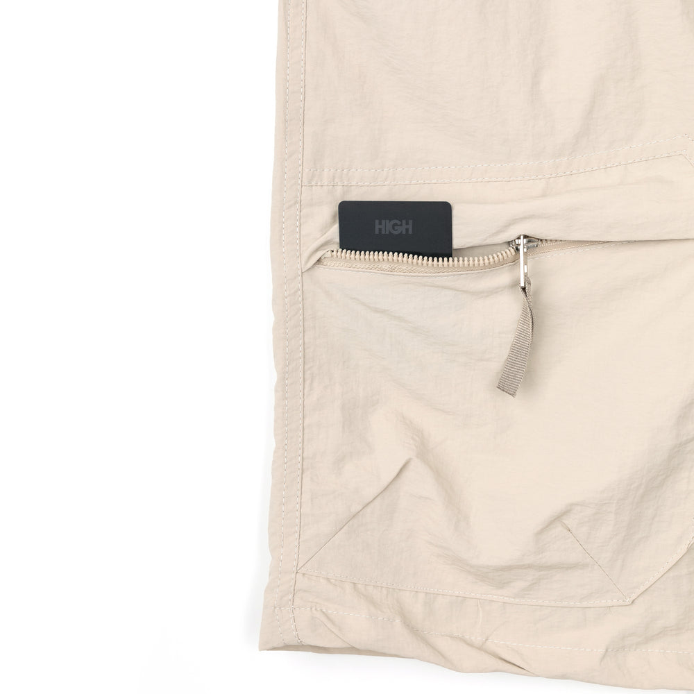 Shorts Alta Companhia Bege