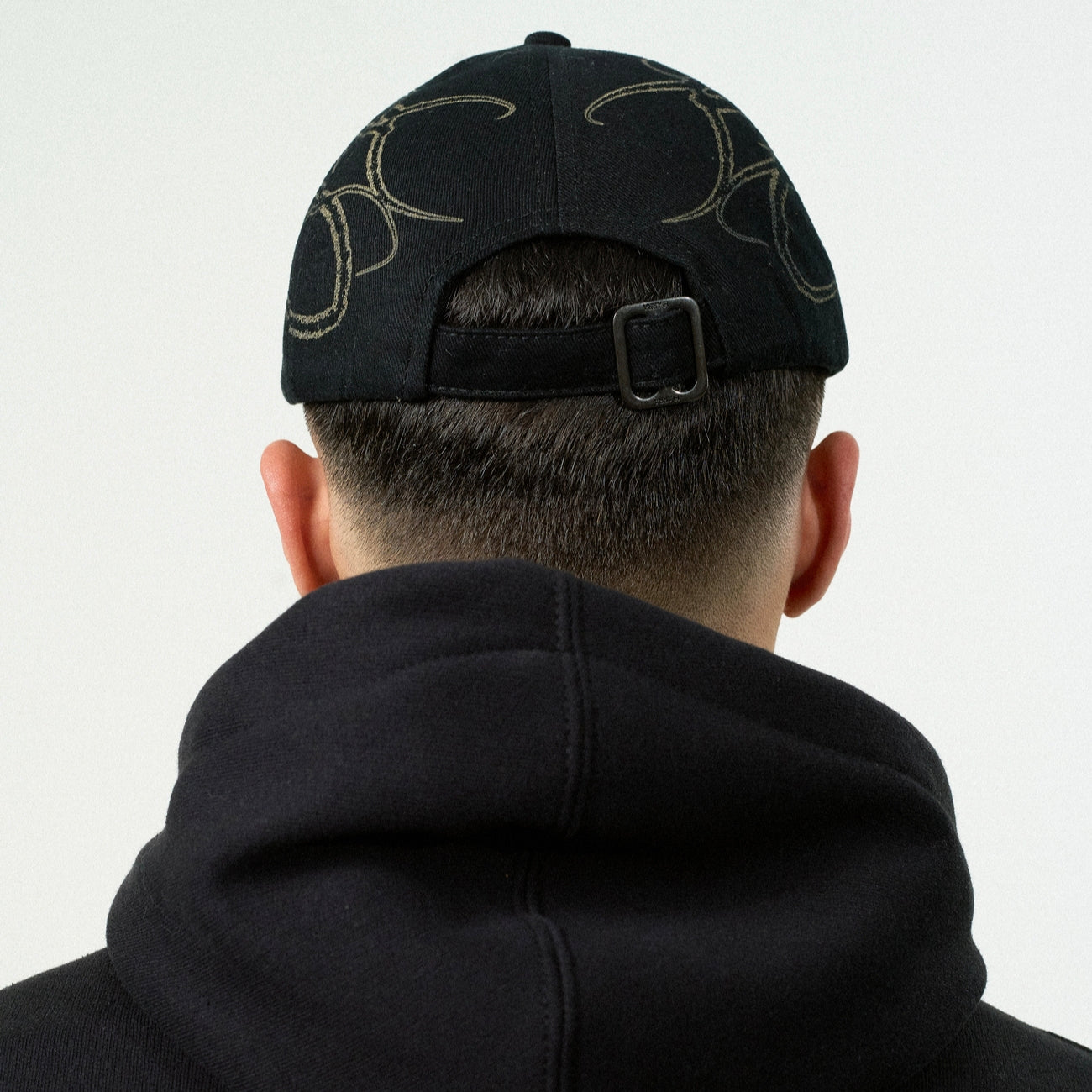 Boné Six Panel "Assinatura" Preto - HIGH a/c BARRA