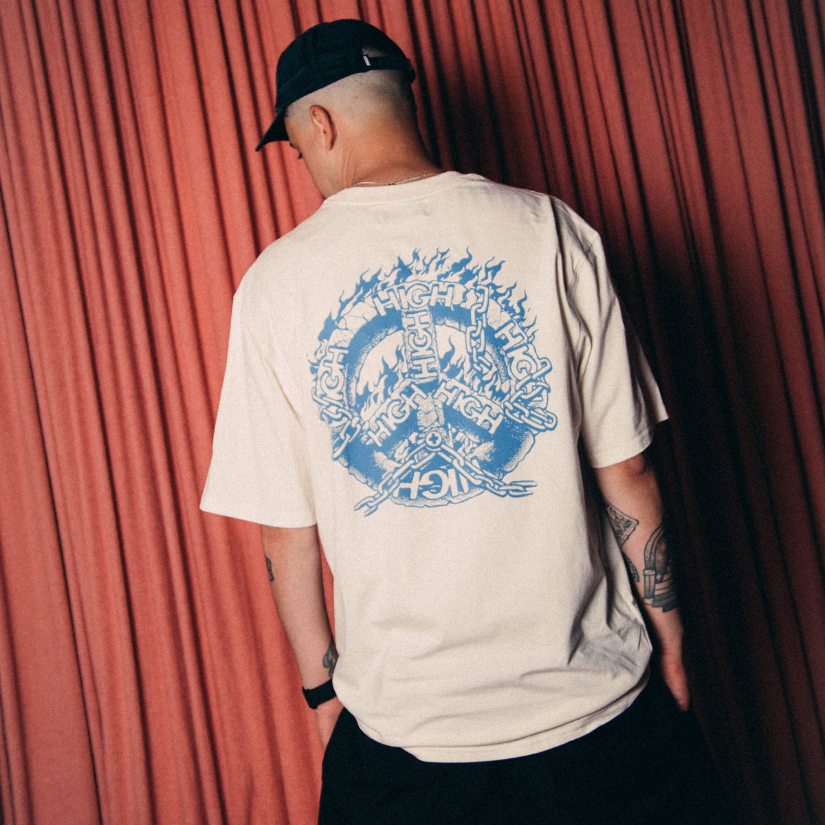 Tee Chain White