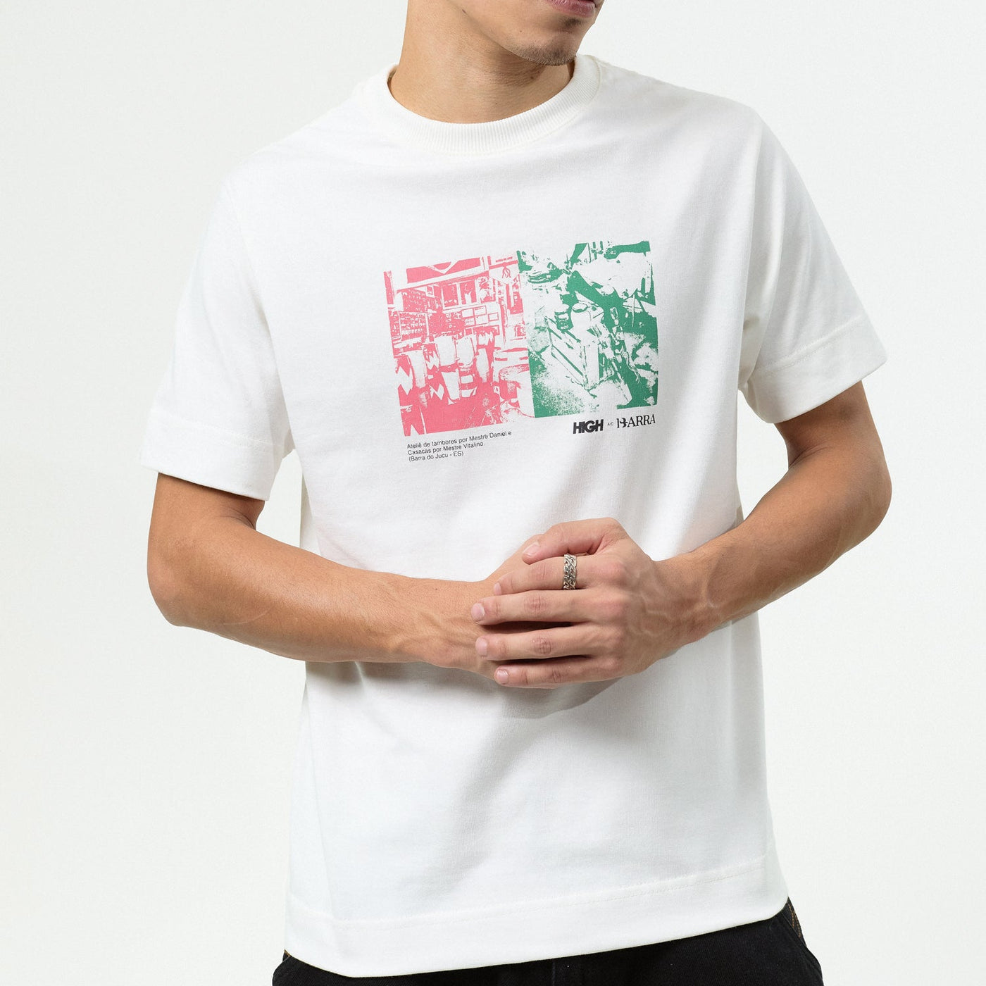 Camiseta "Ateliê" Off White - HIGH a/c BARRA
