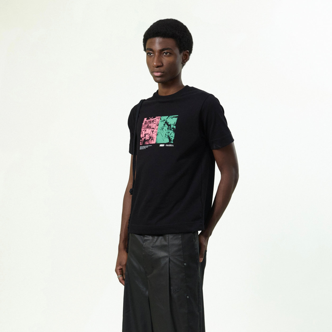 Camiseta "Ateliê" Preta - HIGH a/c BARRA