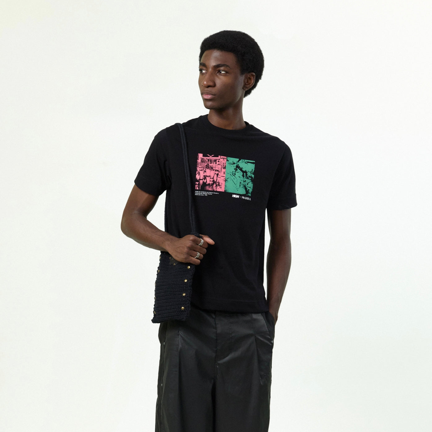 Camiseta "Ateliê" Preta - HIGH a/c BARRA