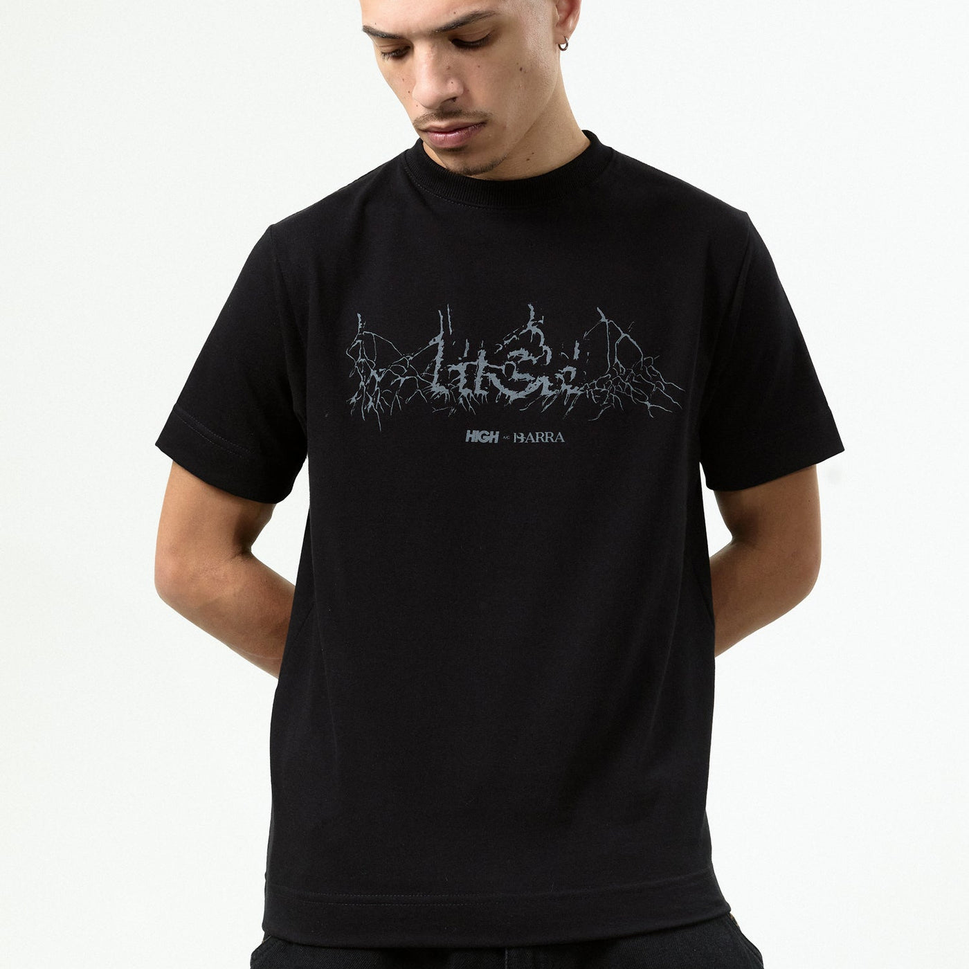 Camiseta "Raízes" Preta - HIGH a/c BARRA