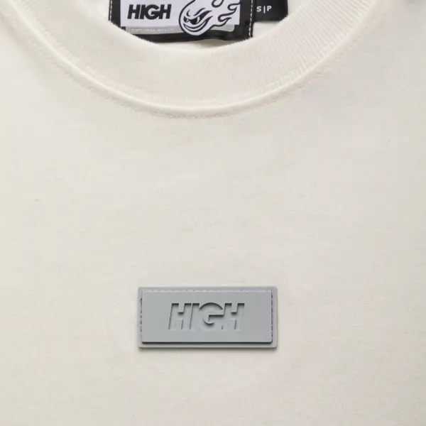 Tee Patch Embossed White - Imagem 2
